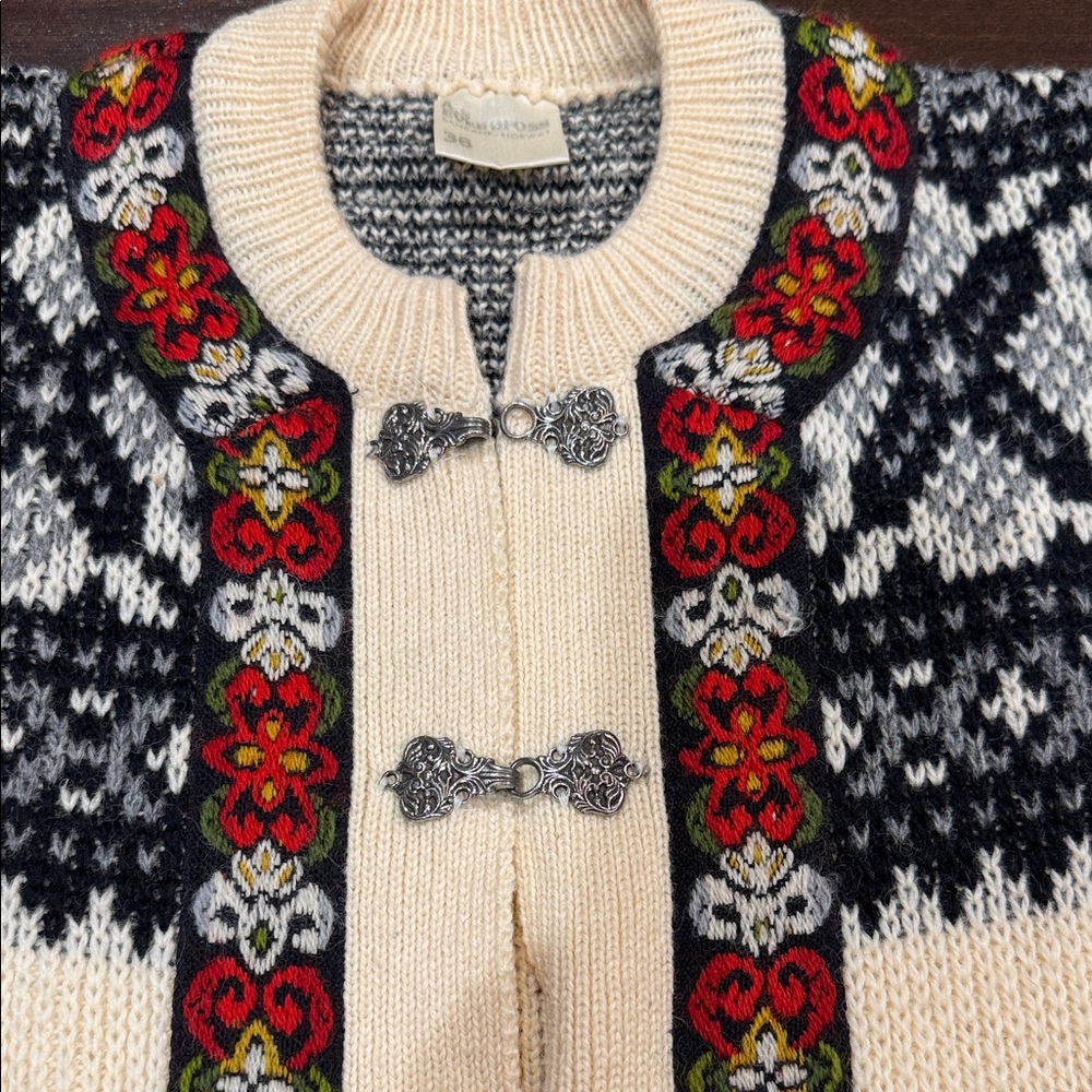 Vintage A.s. Evebofoss Cream & Black Nordic Cardigan w/ Embroidery Accents sz 38 - Picture 4 of 6